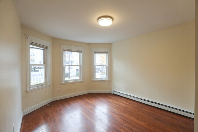 Photo - 19 Claymoss Rd Unit 1