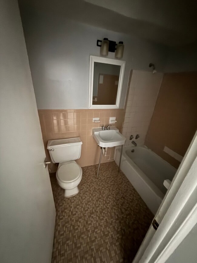 Photo - 194 Washington St