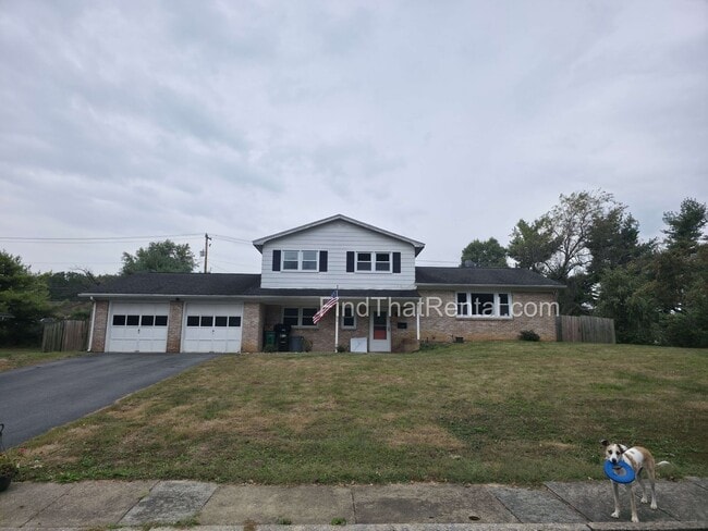 Photo - Available Immediately! Pet friendly, 2 car...