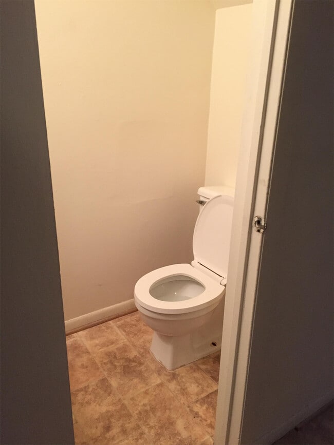 Photo - 415 Barberton Dr