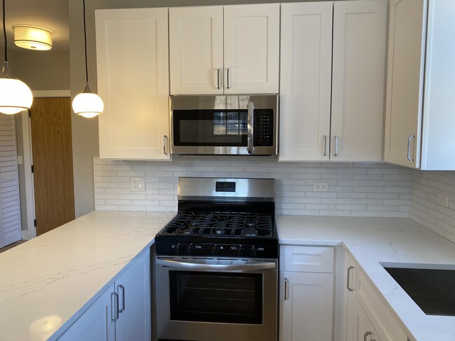 Photo - 3925 N Janssen Ave Unit E1