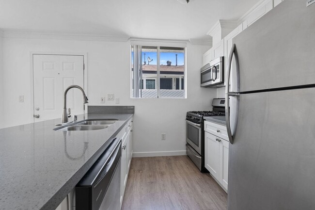 6042 Barton Ave Unidad Barton Unit - #203