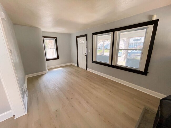 Photo - 5615 Garfield Ave