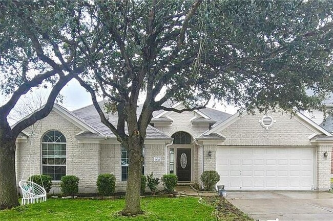 Building Photo - 3845 Harvey Penick Dr