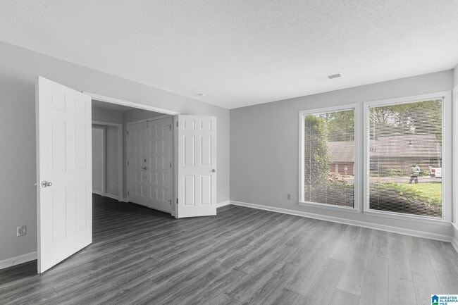 Photo - 3222 Tyrol Ln