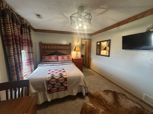 Photo - 13325 Brush Creek Rd Unidad Lake Furnished Suite