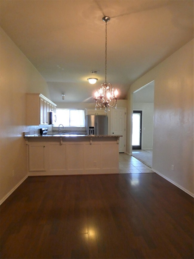 Photo - 4220 Manhattan Dr