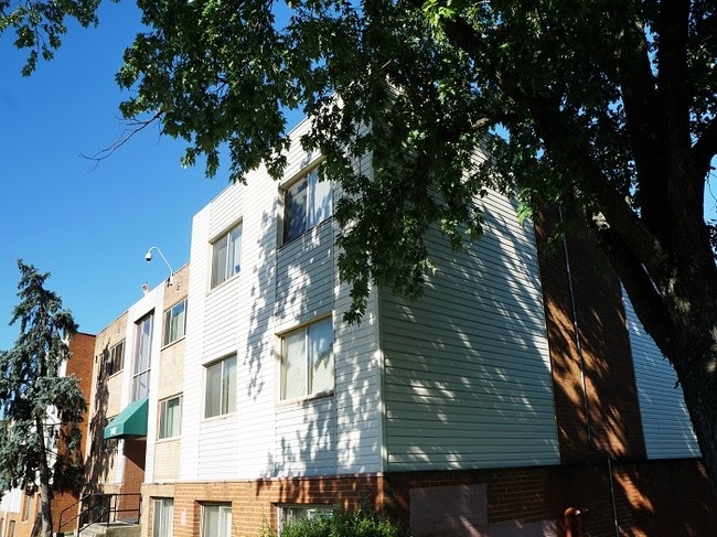 Kings Square Apartments
