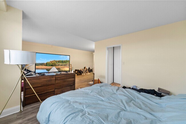 Building Photo - 201 Saint Pauls Ave Unit 5A