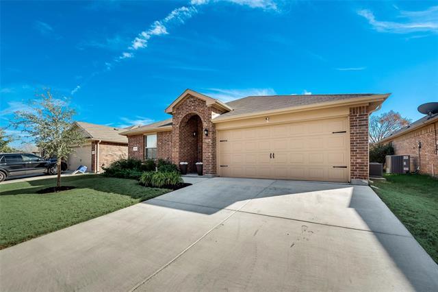 Photo - 649 Clearbrook St