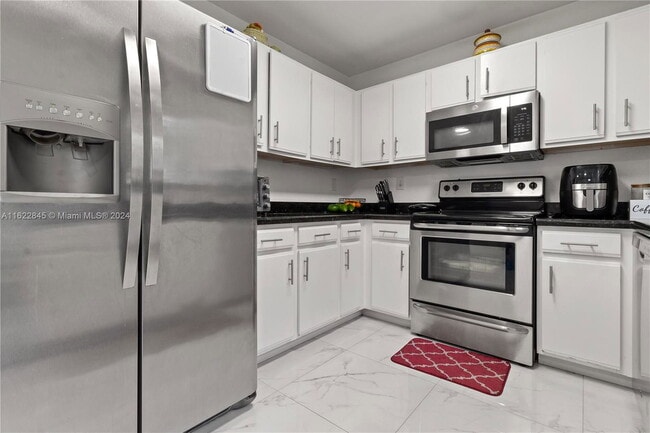 Photo - 2056 NE 167th St