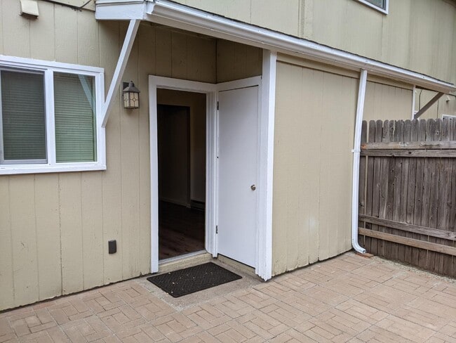Photo - 321 N Park St