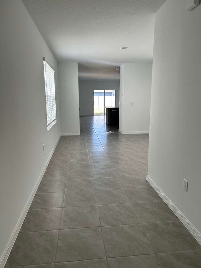 Photo - Sunny Spring St