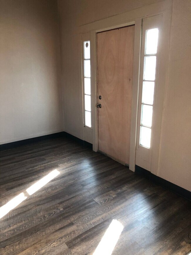 Photo - Spacious 2 Bed, 2 Bath Home Lots of Storage Space & Large Deck in the Backyard $1000/$1000