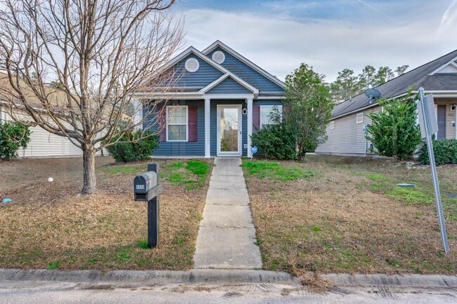 Building Photo - Available Now: Updated 3 Bedroom with Garage!