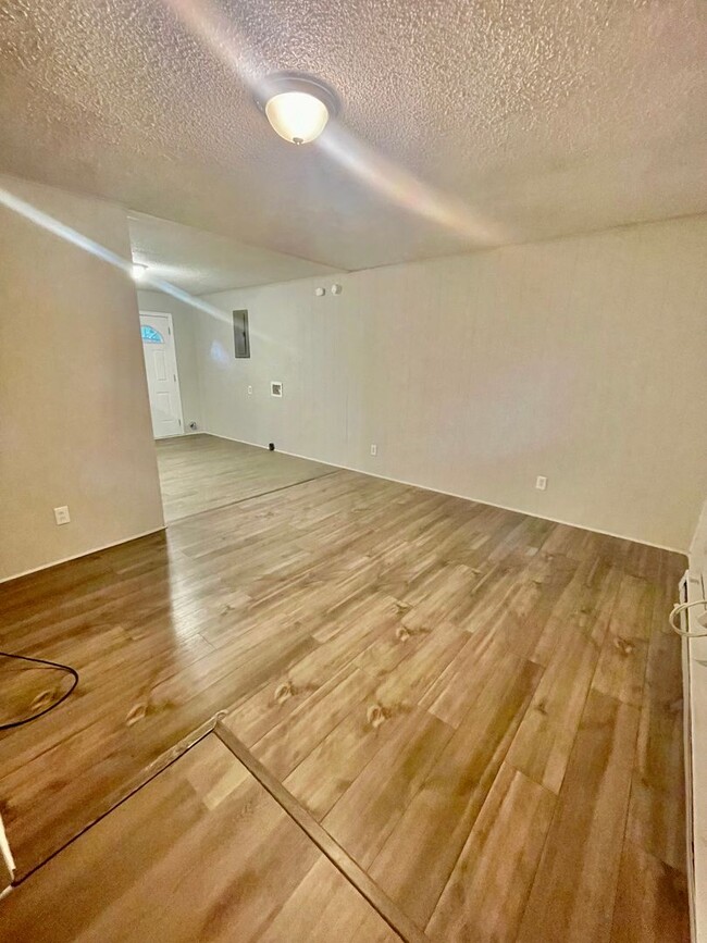 Photo - Labon805 Apartment Unit B