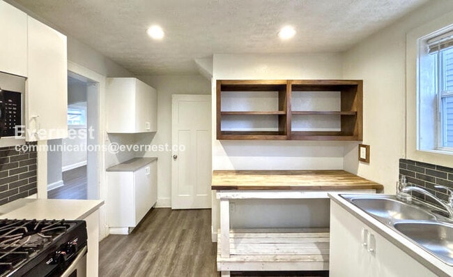 Photo - 1098 E 17th Ave