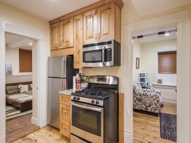 Kitchen - 125 T St Unit 3