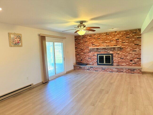 Photo - 225 Greenwave Blvd