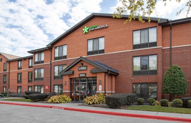 Furnished Studio-Houston Northwest - Hwy. 290 Hollister