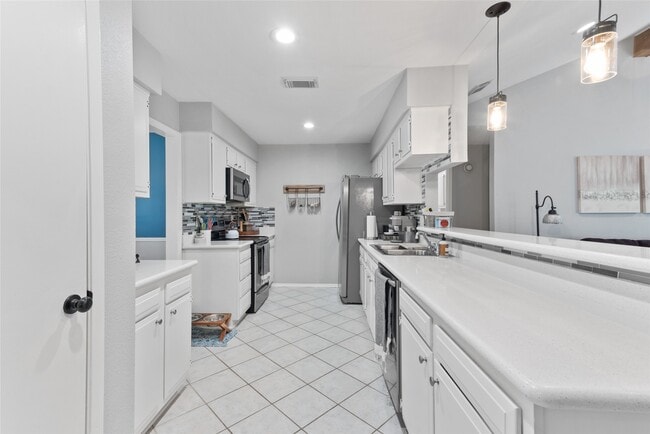 Photo - 105 Sweetgum Dr