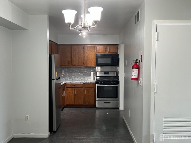 Photo - 419 Cricket Ln