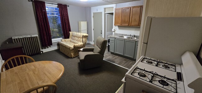 Photo - 202 N Clinton St