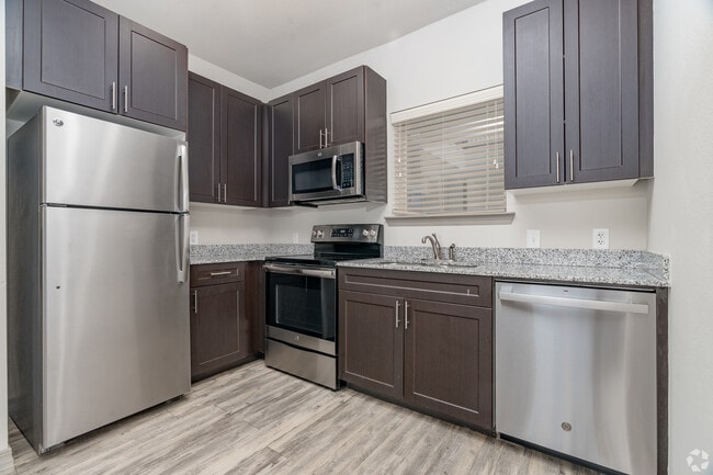 Photo - Live Oak Apartments