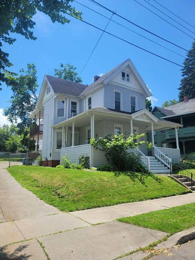 Building Photo - 20 Hancock St Unit 2