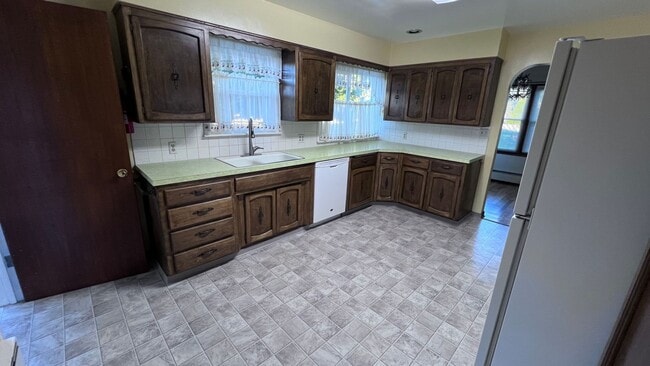 Photo - South Hill Charming 3 bed 2 bath in quiet ...