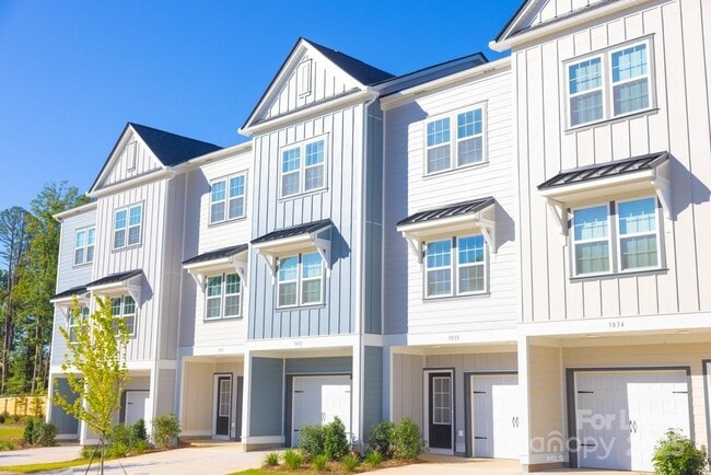 Building Photo - 3018 Butler Hl Dr