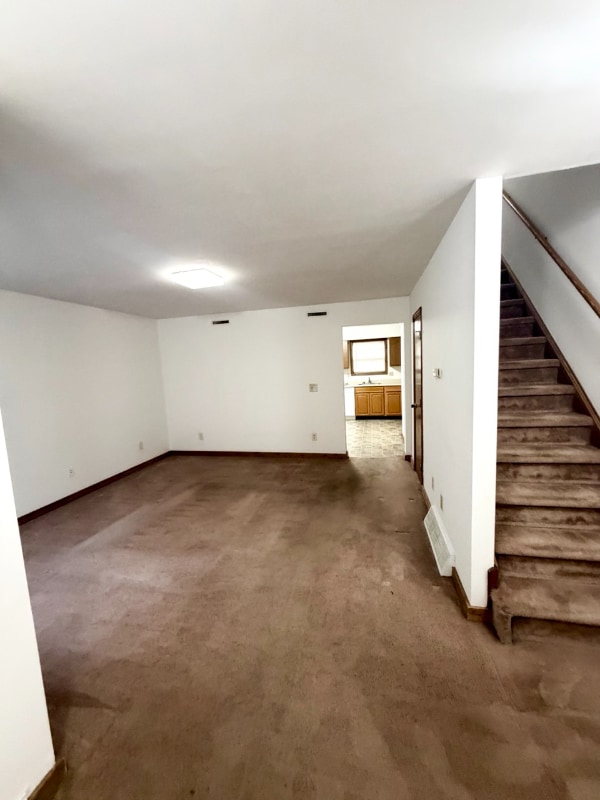 Photo - 18 Vosburgh Rd