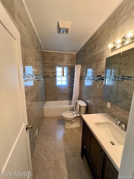 Photo - 939 Webb St