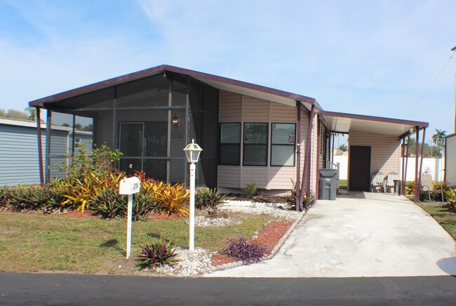 Building Photo - 6036 Seashore Dr Rental