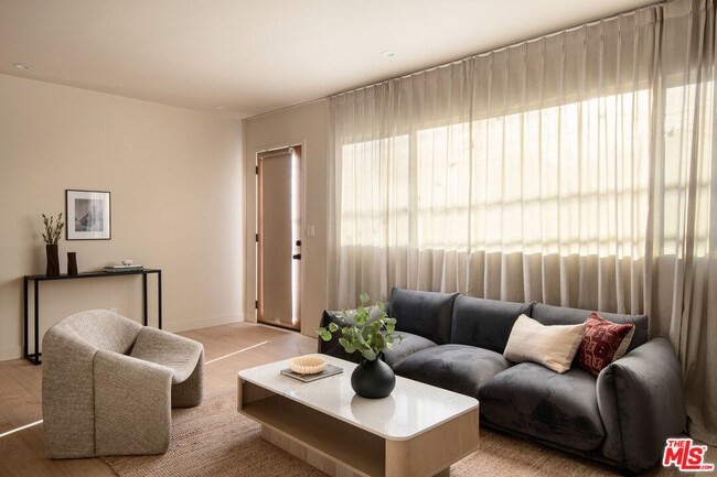 Photo - 4205 Blanchard St