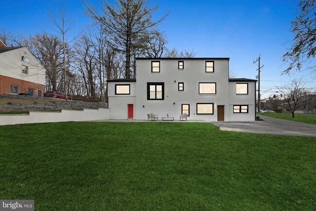 Building Photo - 9200 Cedar Ln