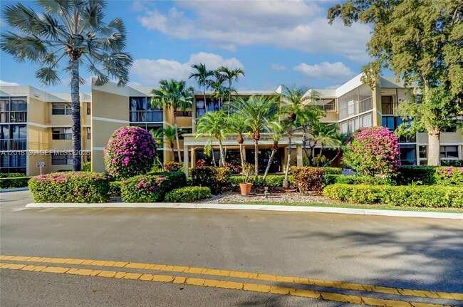 Photo - 16175 Golf Club Rd Unit 113