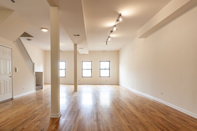 Photo - HUGE 3BR/2BA Duplex UP Close to Blue Line  NO SECURITY DEPOSIT! Unit 38-2F