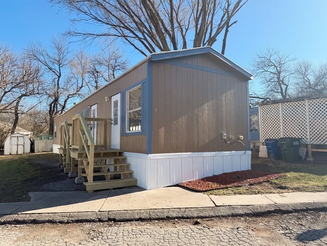 Photo - 110 N Michigan St