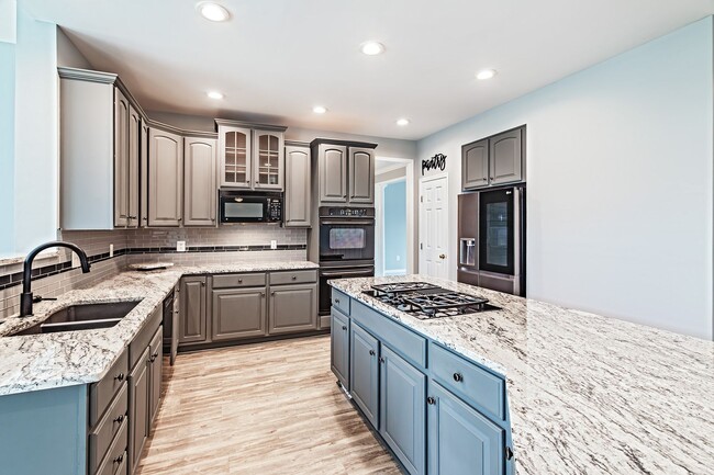 917 Benalli Dr