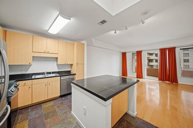 Photo - 3505 Sage Rd Unidad 504