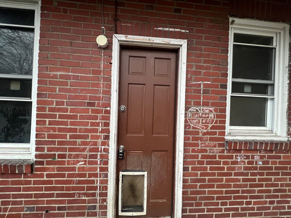 Photo - 138 N 8th St Unit Apartment 3