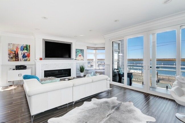 Photo - 9416 Amherst Ave