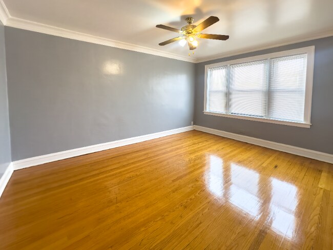 Photo - 8305 S Ashland Ave