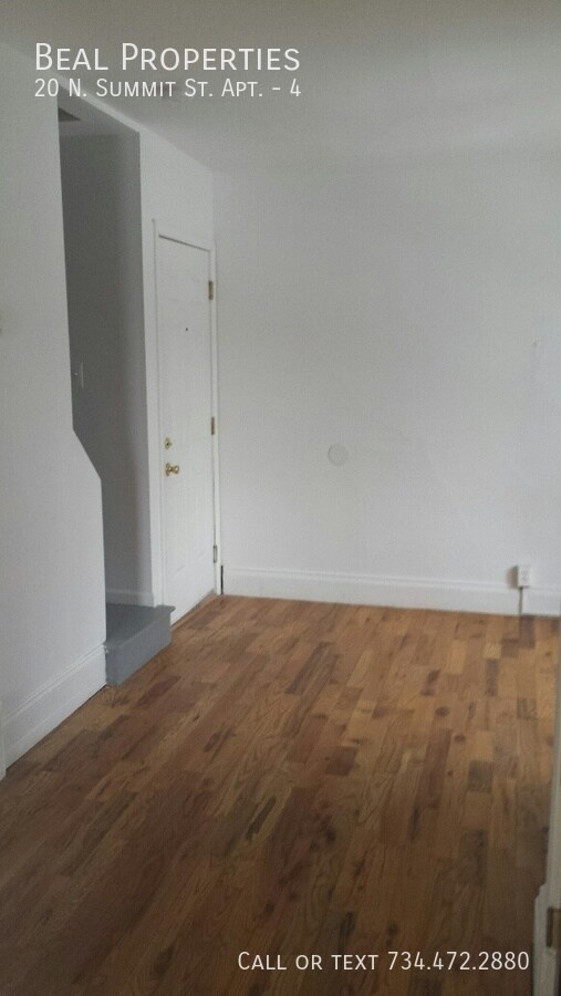 Photo - 20 N Summit St Unit 4