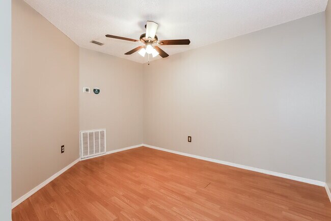 Photo - 1604 Sanderling Ct