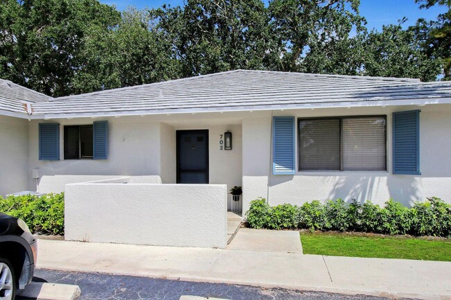 Building Photo - 702 Club Dr Rental