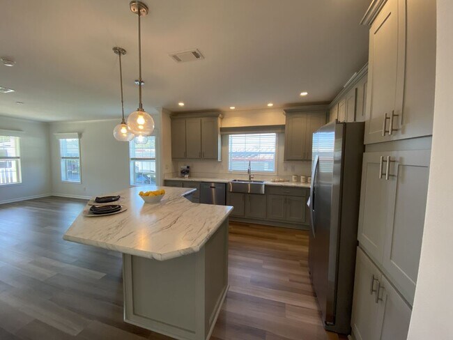 Photo - 212 Liberty St