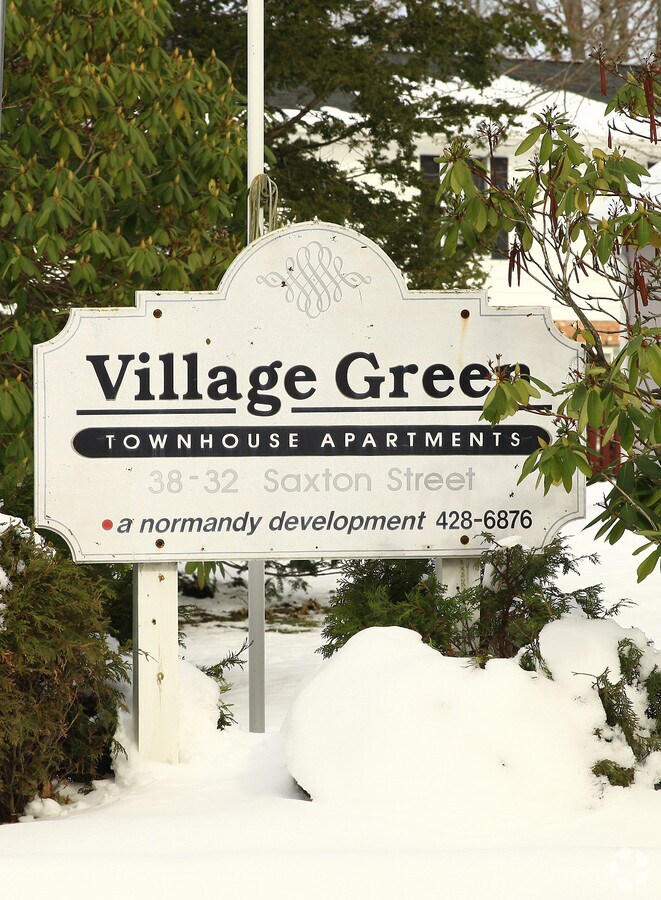 Village Green Townhouse Apartments - Village Green Townhouse Apartments
