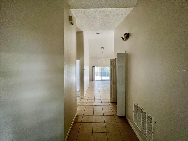 Photo - 1140 Cedarwood Way